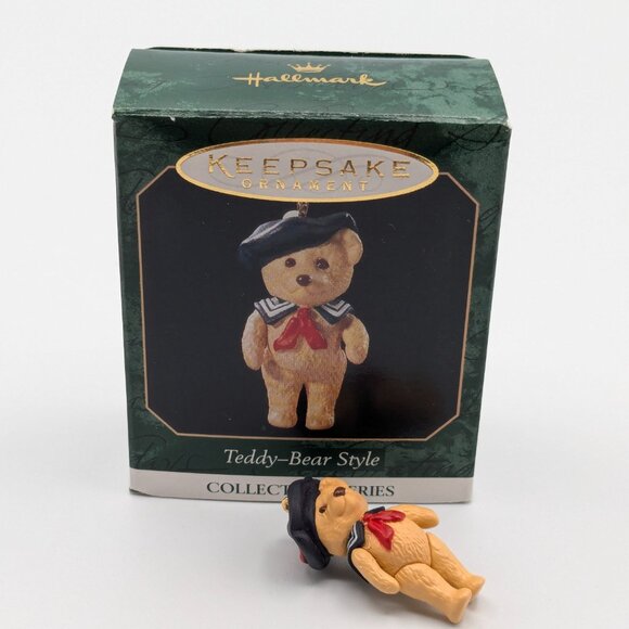 Hallmark Keepsake Teddy-Bear Style 1999, 3rd in the Series, Vintage Ornament - Picture 2 of 11